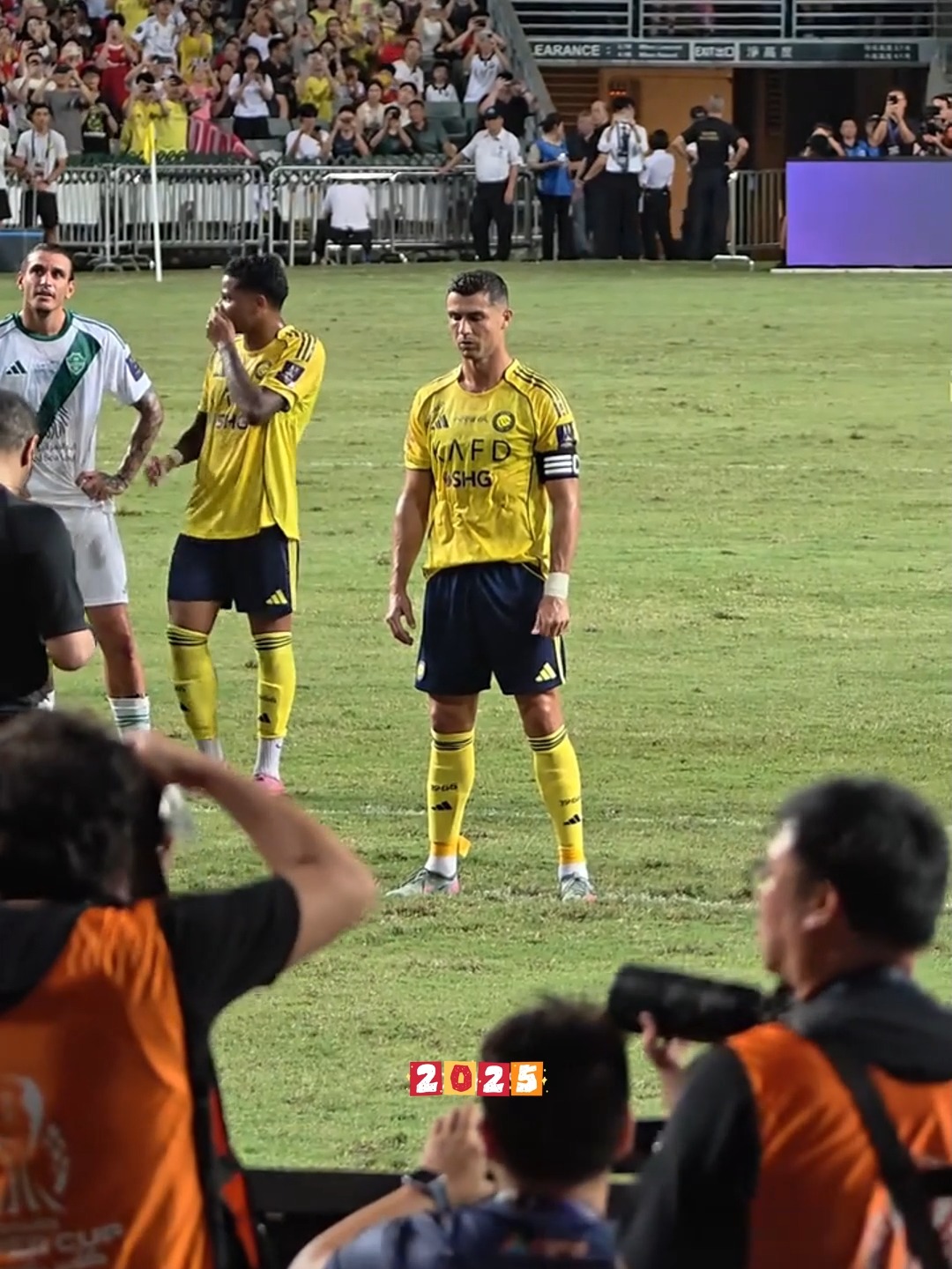 C罗回归赛场,赛况扑朔迷离首场状态亮眼,快船观众沸腾!AYX中国体育赛事